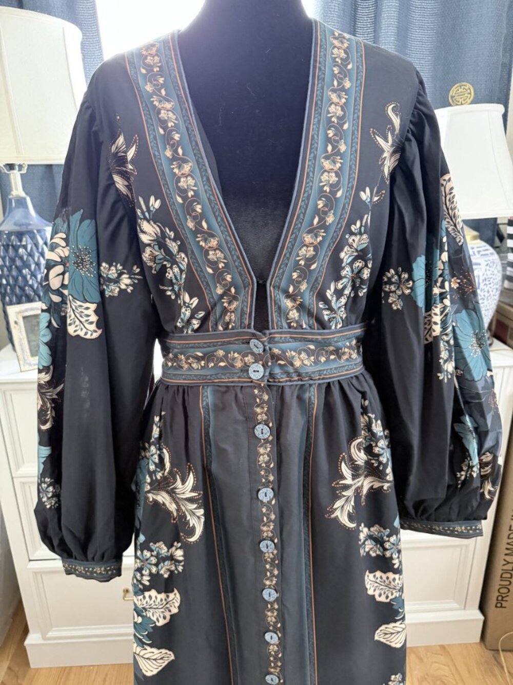 FARM Rio BLOSSOM TAPESTRY BLACK MIDI DRESS XL NWT - Picture 3 of 10